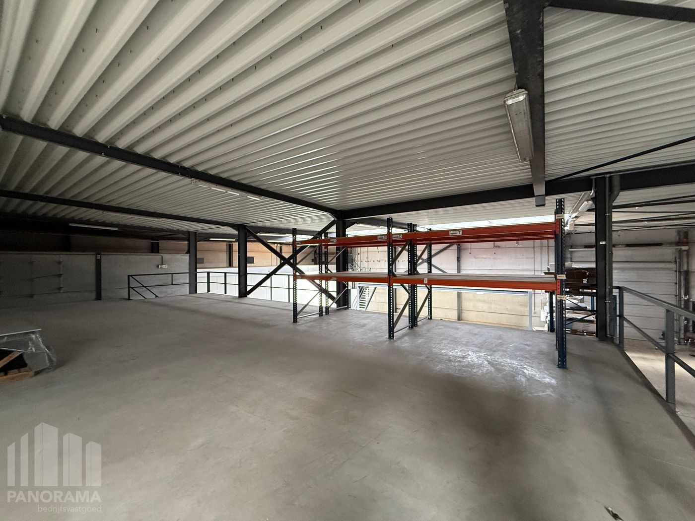 Magazijnruimte met verhard buitenterrein op zichtlocatie van E17 - foto 4