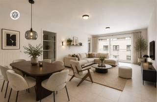 Bent u op zoek naar een ruim appartement te koop in Oostrozebeke op een uitstekende locatie? Dan is dit appartement in het centrum van Oostrozebeke precies wat u zoekt.Dit verzorgde appartement beschikt over twee volwaardige slaapkamers, een lichtrijke leefruimte en een aangenaam terras waar u in alle rust kunt genieten. Bovendien hoort bij het appartement een garage, een absolute meerwaarde die zorgt voor extra comfort en parkeergemak.Dankzij de centrale ligging in Oostrozebeke bevinden winkels, horeca, scholen, openbaar vervoer en andere dagelijkse voorzieningen zich op wandelafstand. Alles wat u nodig heeft, ligt binnen handbereik, waardoor u geniet van optimaal wooncomfort.Dit appartement met twee slaapkamers en garage in Oostrozebeke is ideaal voor starters, koppels, gezinnen, investeerders of wie op zoek is naar een comfortabele woonst op een topligging.Bij het appartement hoort ook een garage die verplicht bij te kopen is voor een prijs van 20.000 euro.Bent u op zoek naar een appartement te koop in Oostrozebeke met terras, garage en een centrale ligging? contacteer luna@immobeguin.be