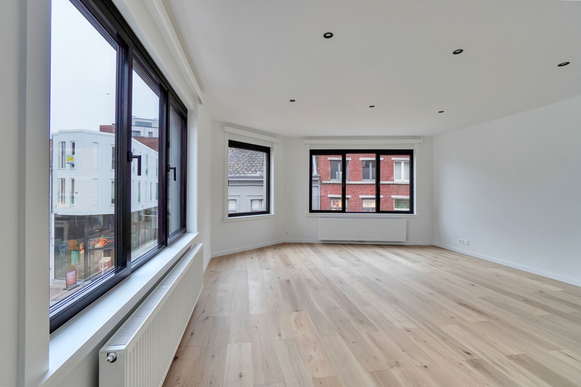 Stijlvol gerenoveerd 2 slaapkamer app. in het centrum Hasselt - foto 1