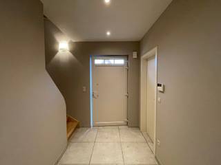 Deze woning is gelegen in Brecht, nabij het centrum en met een vlotte verbinding naar omliggende gemeenten. Op het gelijkvloers vindt u een...