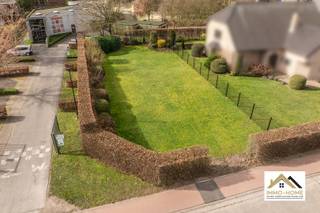 Bouwgrond voor een OB in het hart van het centrum van Lochristi ...het kan nog ...650 m2, bouwdiepte van 15 meter is mogelijk!! Prijs bedraagt 399...