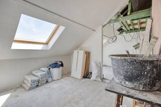 In the municipality of Merksem, this unique, fully stripped studio for sale is located on the third floor. This property offers the ideal...