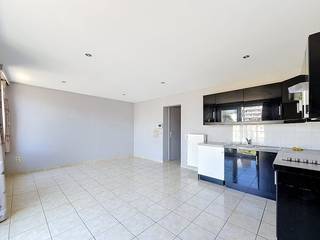 Appartement in centrum De Panne. Dit appartement is gelegen in de onmiddellijke nabijheid van winkels, horeca, zee en openbaar vervoer! Onmiddellijk beschikbaar.<br /><br />INDELING<br />> Tweede verdieping:<br />- lichtrijke leefruimte met toegang tot het terras<br />- open keuken voorzien van spoelbak, keramische kookplaat en dampkap.<br />- slaapkamer 1 <br />- badkamer met douche,toilet en lavabo met wasmeubel<br /><br /><br /> <br />ALGEMEEN<br />- gemeenschappelijke kosten voor water en onderhoud gang €50/maand<br />- onmiddellijk beschikbaar<br /><br />Ben je geïnteresseerd in dit pand te huur in De Panne? Ga naar de website www.dewaele.com, klik op het pand dat je wenst te huren. Via de rode knop "vraag je bezoek aan" vragen we u kort een profiel in te vullen. Daarna nemen we contact op voor een bezoek. Telefonisch kunnen er geen afspraken gemaakt worden.