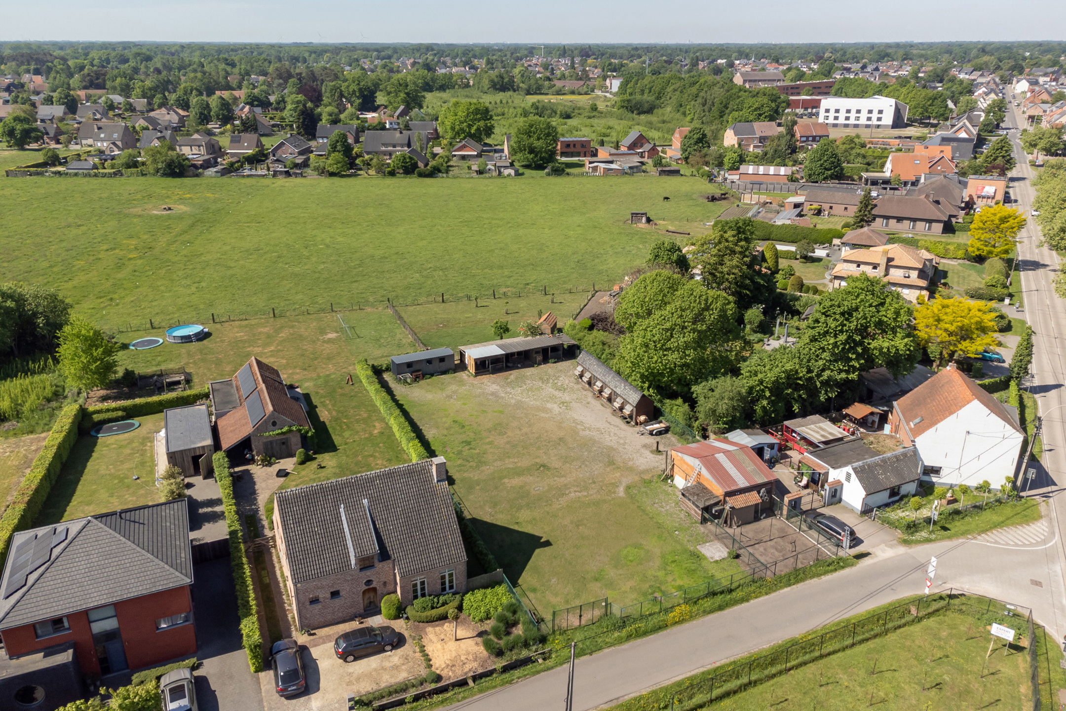 Bouwklaar perceel van 917m² met ZW oriëntatie en open zicht. - foto 4