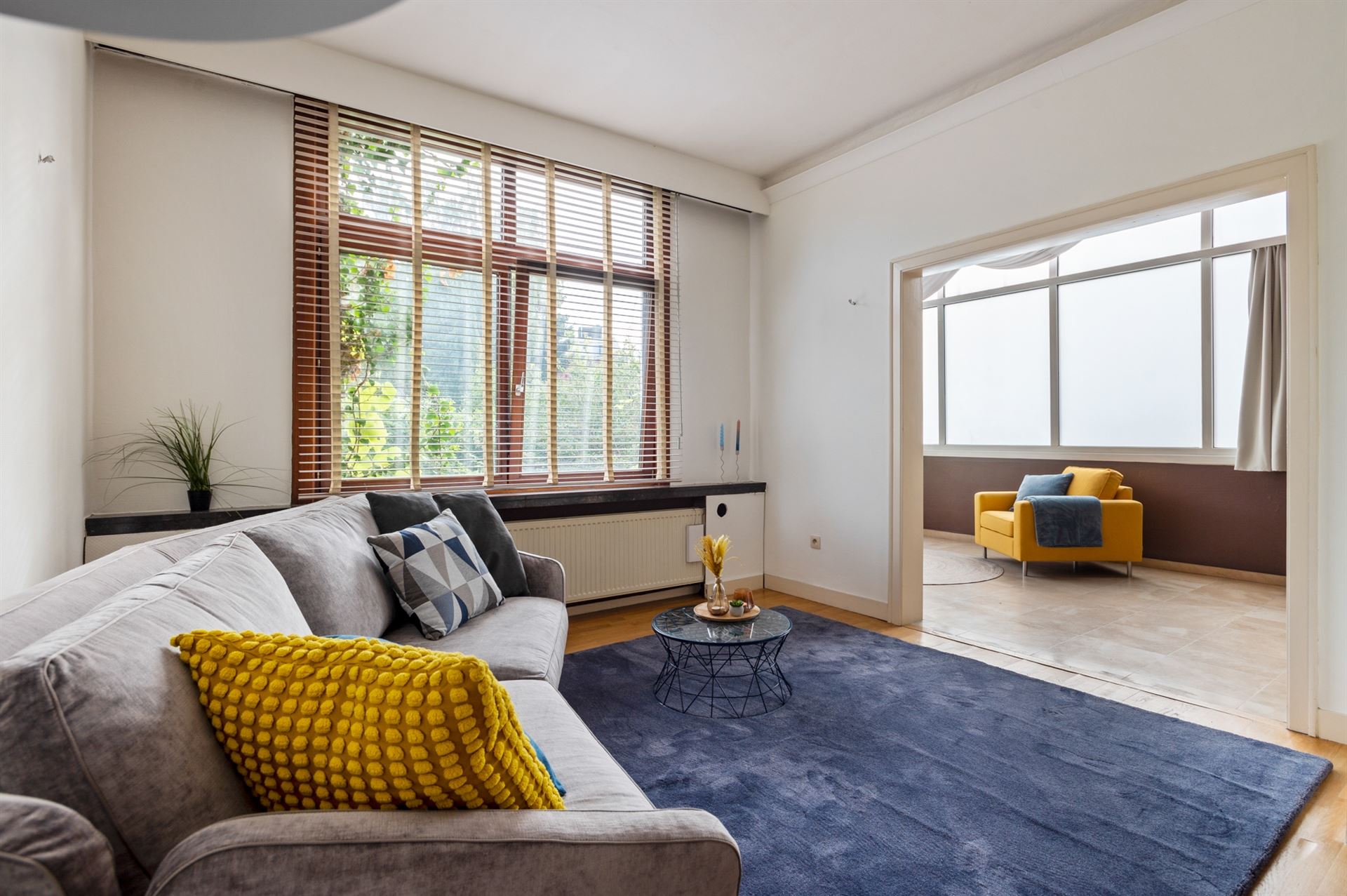 Karaktervolle bel-etagewoning met garage - foto 1