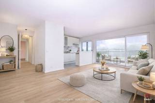 In het hart van Brussel, in de levendige Yserwijk, ontdekt u dit lichtrijke appartement ideaal gelegen aan de Helihavenlaan, vlak bij het kanaal,...