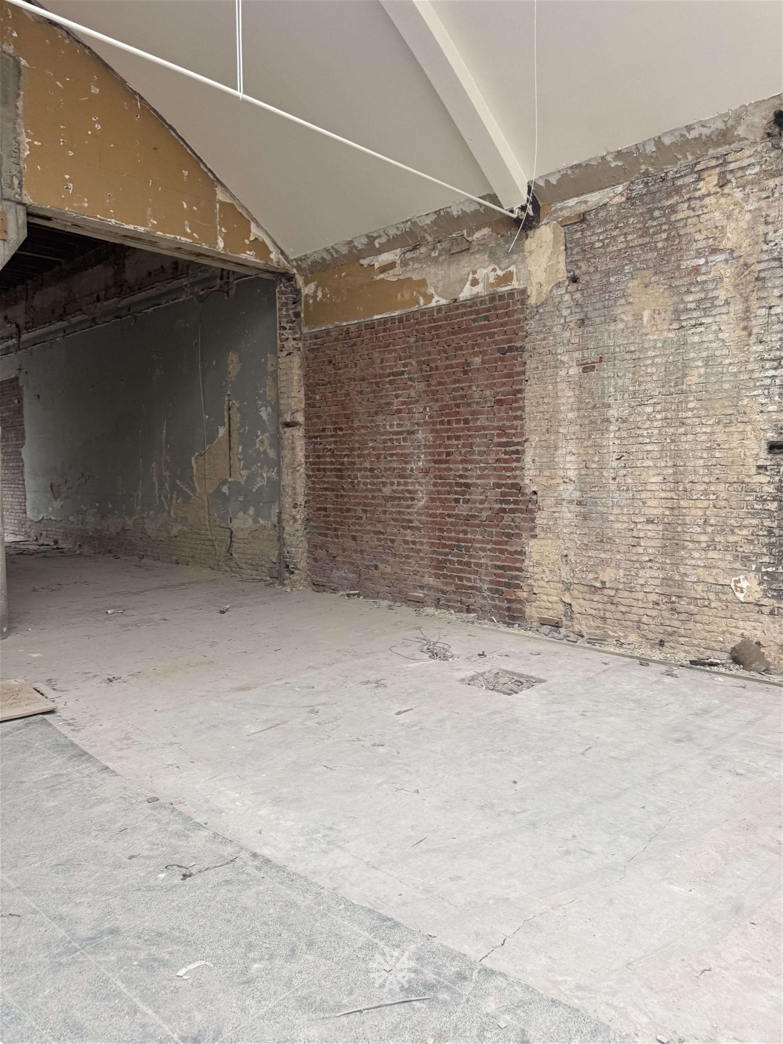 Casco handelspand/kantoorruimte met diverse mogelijkheden te huur op topligging aan Gent-Zuid! - foto 4