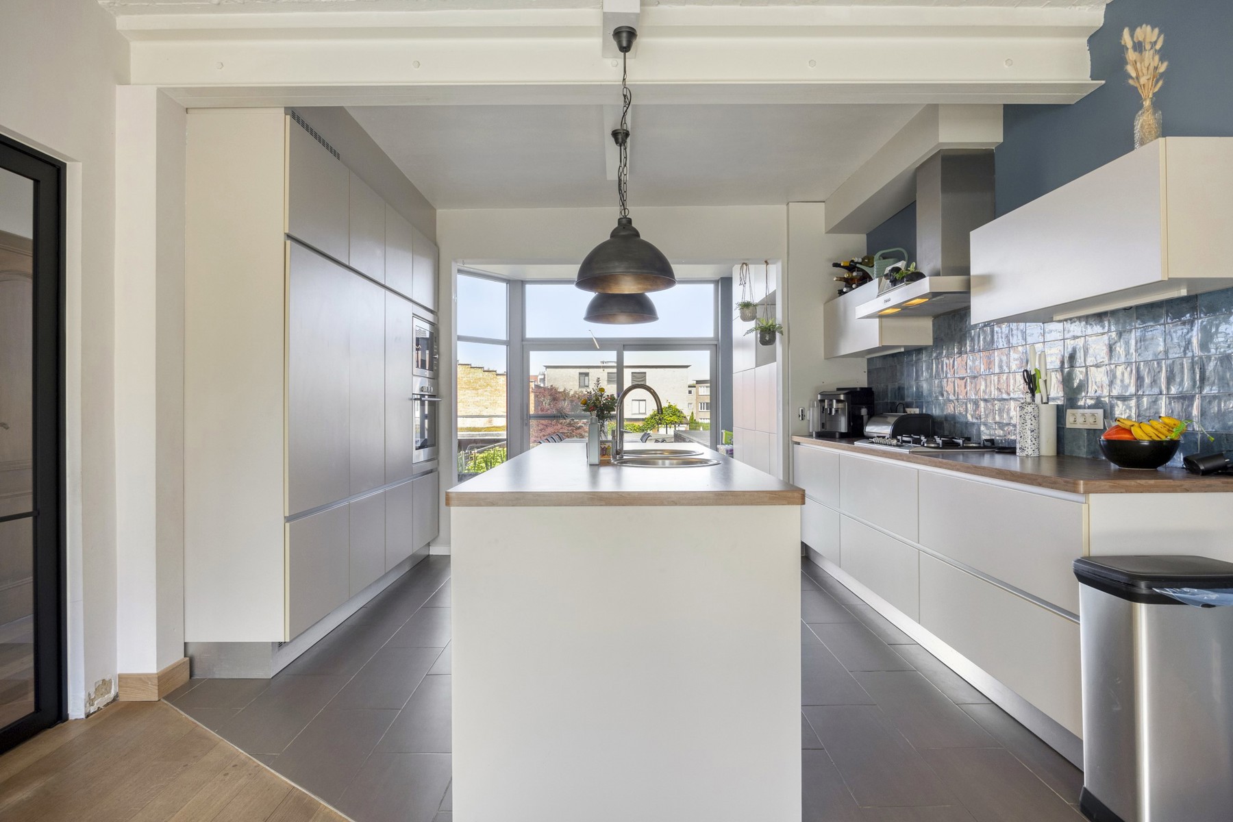 Ruime instapklare woning met 4 slaapkamers, garage en tuin - foto 4