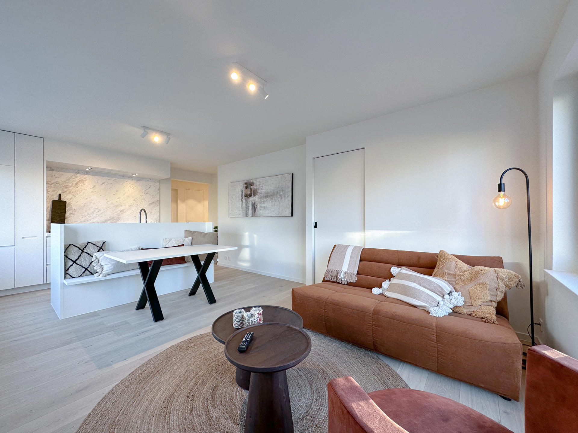 Lichtrijk HOEKAPPARTEMENT nabij de Lippenslaan! - foto 2