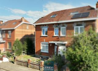 SOUS OPTION Dans un quartier aéré, idéal pour les enfants, et une rue résidentielle paisible à deux pas du centre-ville et de la gare. Belle maison...