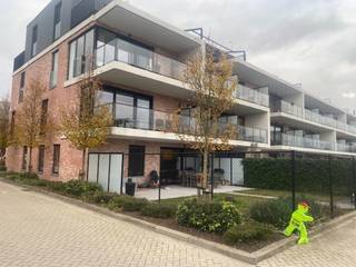 Rustig gelegen in het centrum van Loenhout, in woonproject 'De Stroobloem'Op wandelafstand van scholen, openbaar vervoer, horeca en winkels.Knus...