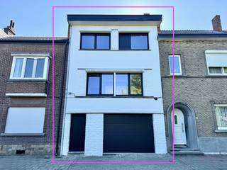 *** wordt volledig instapklaar afgewerkt ***In de Hovenierstraat bevindt zich deze prachtige woning die van kop tot teen een totale renovatie heeft...