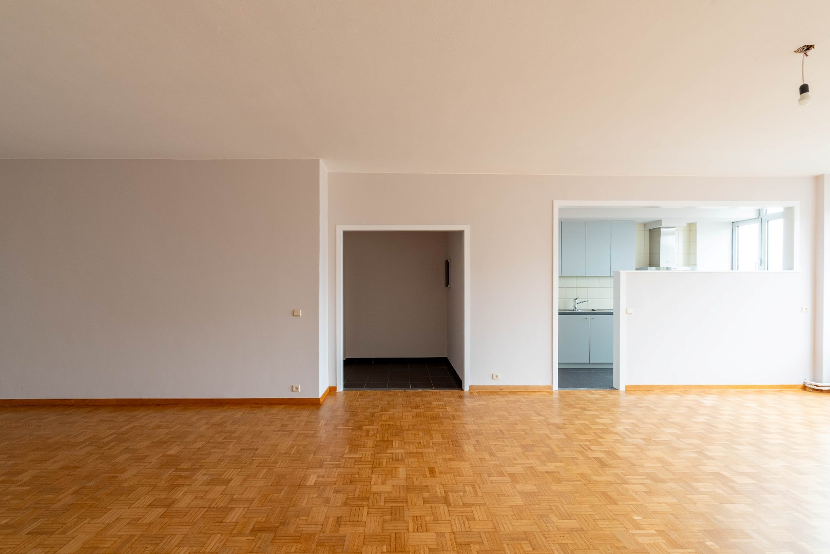 Apartment for rent in Antwerp with 2 bedrooms - photo 2