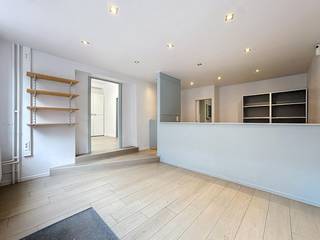 Jouw nieuwe handelszaak in het hart van Wolvertem!Ben jij op zoek naar de perfecte plek voor jouw droomzaak? Zoek niet verder! In het bruisende...