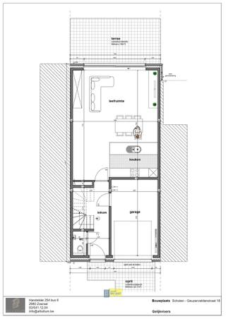 <p><span>BEN nieuwbouw woning met 3 slaapkamers en tuin op absolute toplocatie in Schoten!</span></p><p><span>EPC-label: A+ </span></p><p><span>• E-peil </span><span>E8</span><span> </span></p><p><span>• S-peil </span><span>S23</span><span> </span></p><p><span>• Lucht-waterwarmtepomp (Vaillant aroTHERM) </span></p><p><span>• Vloerverwarming </span></p><p><span>• Ventilatiesysteem D </span></p><p><span>• 2.450 Wp zonnepanelen </span></p><p><span>• Zeer goede isolatie (12 cm gevelisolatie, 22 cm dakisolatie, 12 cm PUR vloer, hoogrendementsbeglazing) </span></p><p><span> </span></p><p><span>Gelegen in een mooie en aangename straat op wandelafstand van het centrum. De woning wordt gebouwd volgens de BEN-normen en is dus zeer energiezuinig door uitvoerige isolatie, warmtepomp en zonnepanelen. We komen de woning binnen via de inkomhal met plaats voor vestiaire. Doorgang naar de lichte leefruimte en keuken voorzien van alle toestellen. Via het schuifraam ook toegang tot de tuin met aangelegd terras. Verder is er ook nog een aparte wc met handenwasser en een garage. Op de eerste verdieping bevinden zich 3 slaapkamers en een badkamer met douche, ligbad en dubbele lavabo.</span></p><p><span>Er werd ook een vaste trap naar de zolderverdieping geplaatst zodat deze als 4e slaapkamer kan dienen. Verder ook nog een aparte wc en een berging.</span></p><p><span> </span></p><p><span>Interesse? Aarzel niet ons te contacteren via 03 644 00 88 of info@immodelaet.be</span></p>