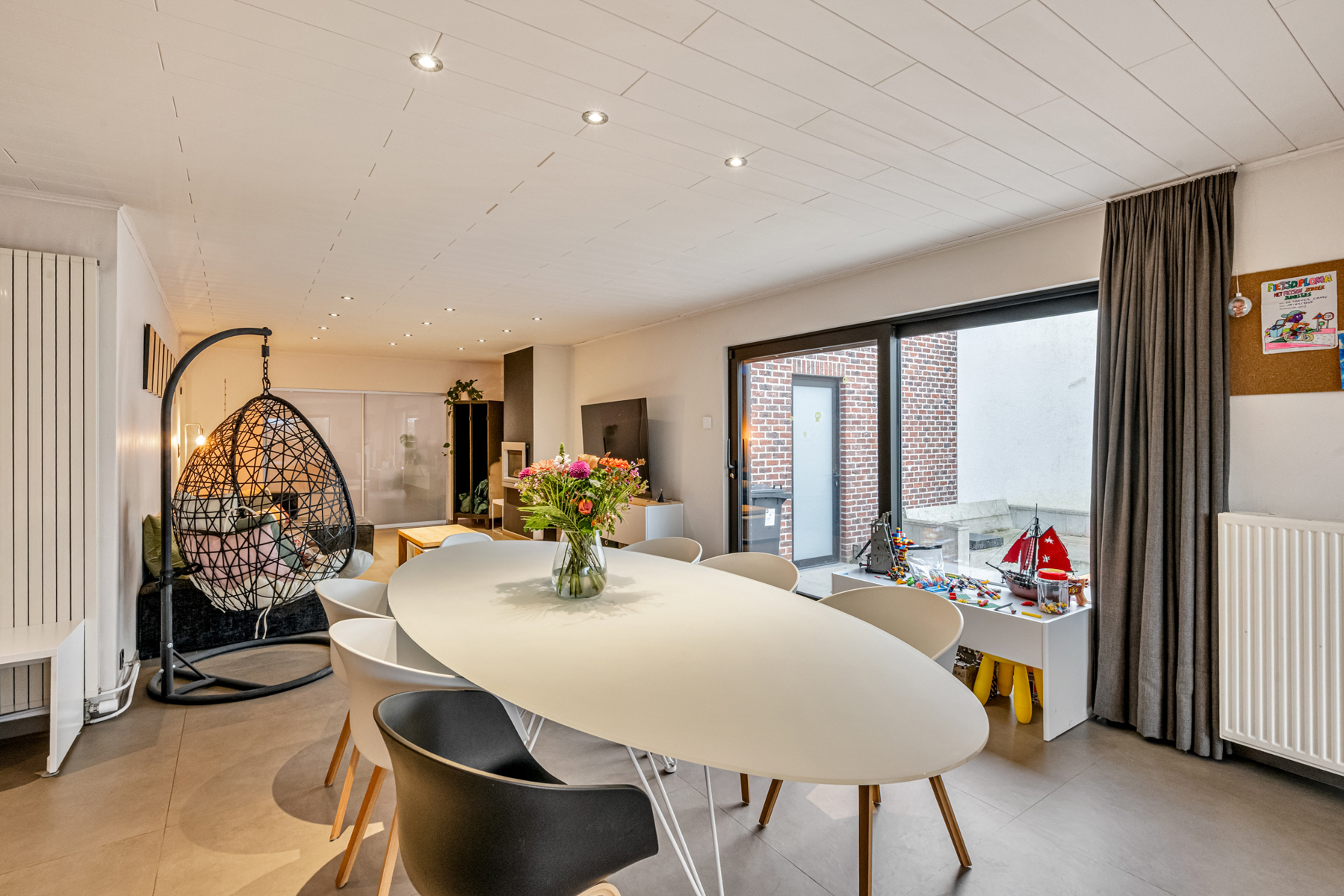 TE KOOP: energiezuinige hedendaagse woning + prak.ruimte ! - foto 4