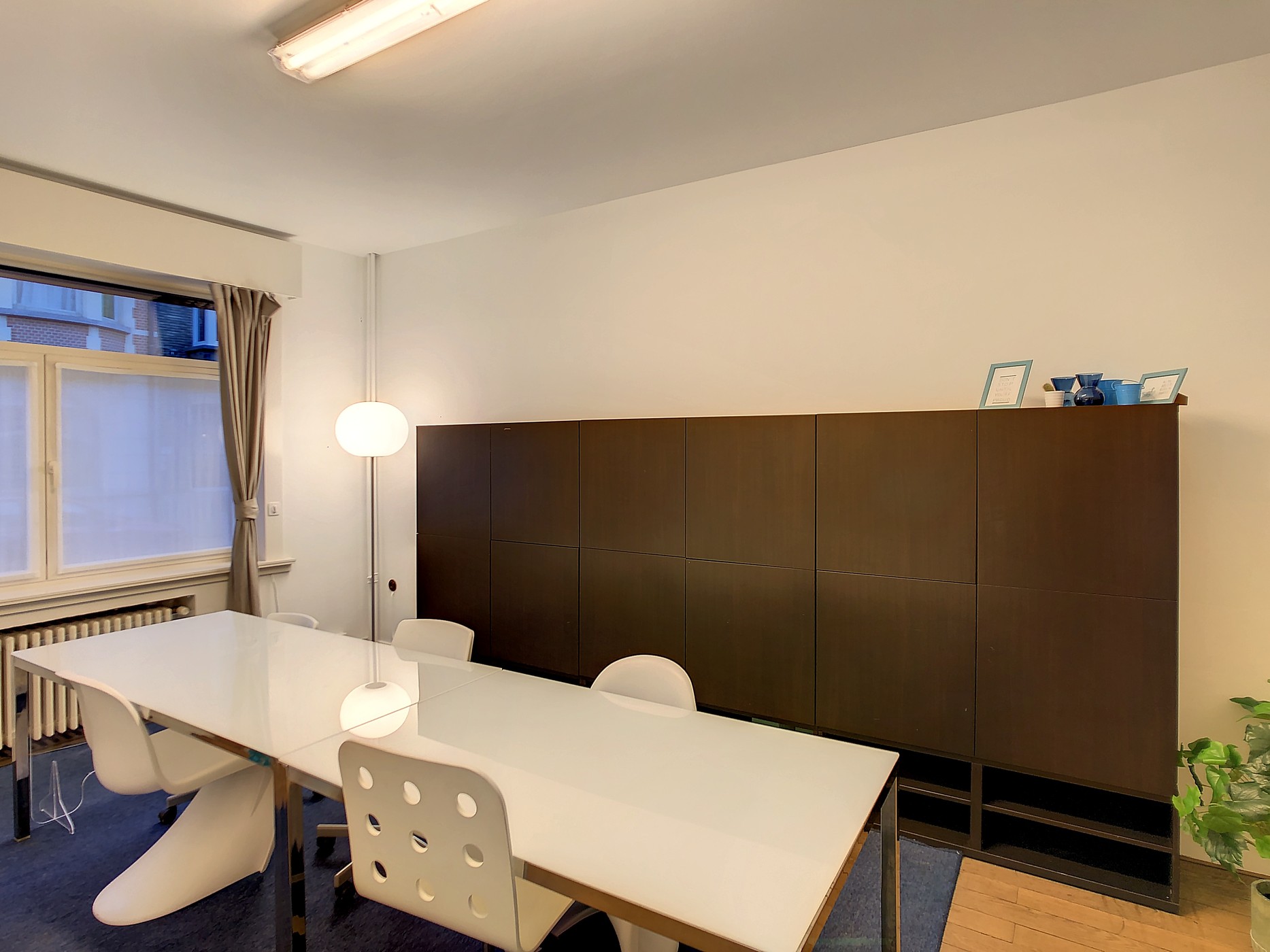 Terbeschikkingstelling van gemeubelde kantoren in Miljoenenkwartier te Gent - photo 2