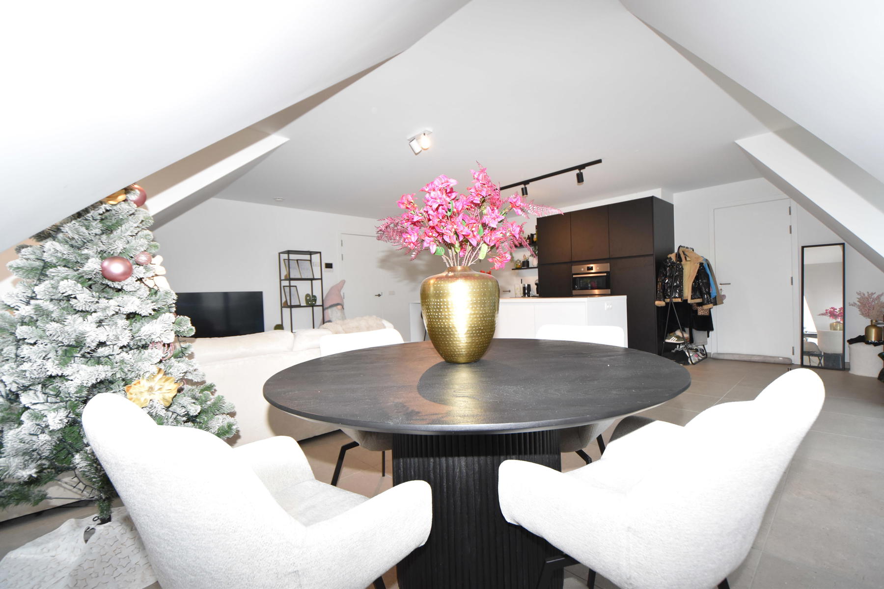 Modern 2 slk app. met prachtig terras, staanplaats &amp; berging - foto 4