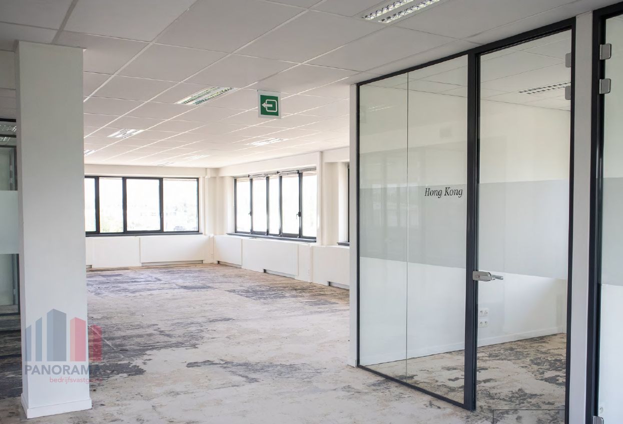 Bureaux de 932 m² le long du R0 - photo 3