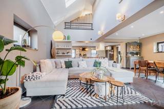 🏡 BELLE MAISON 3 CHAMBRES, BUREAU, GARAGE ET JARDIN – 189 M² HABITABLESSituée dans un environnement calme et agréable, cette spacieuse maison allie...