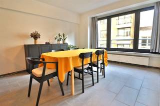 *** QUICK SALE *** BIEDEN VANAF 158.000 EUR* Totaal gerenoveerd appartement met twee slaapkamers. Nabij het groene President Rooseveltplein vinden we...