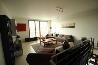 Op zoek naar een recent en volledig gemeubeld triplex-appartement op een ideale locatie? Dan moet je dit echt eens in real-life komen bekijken.Het...