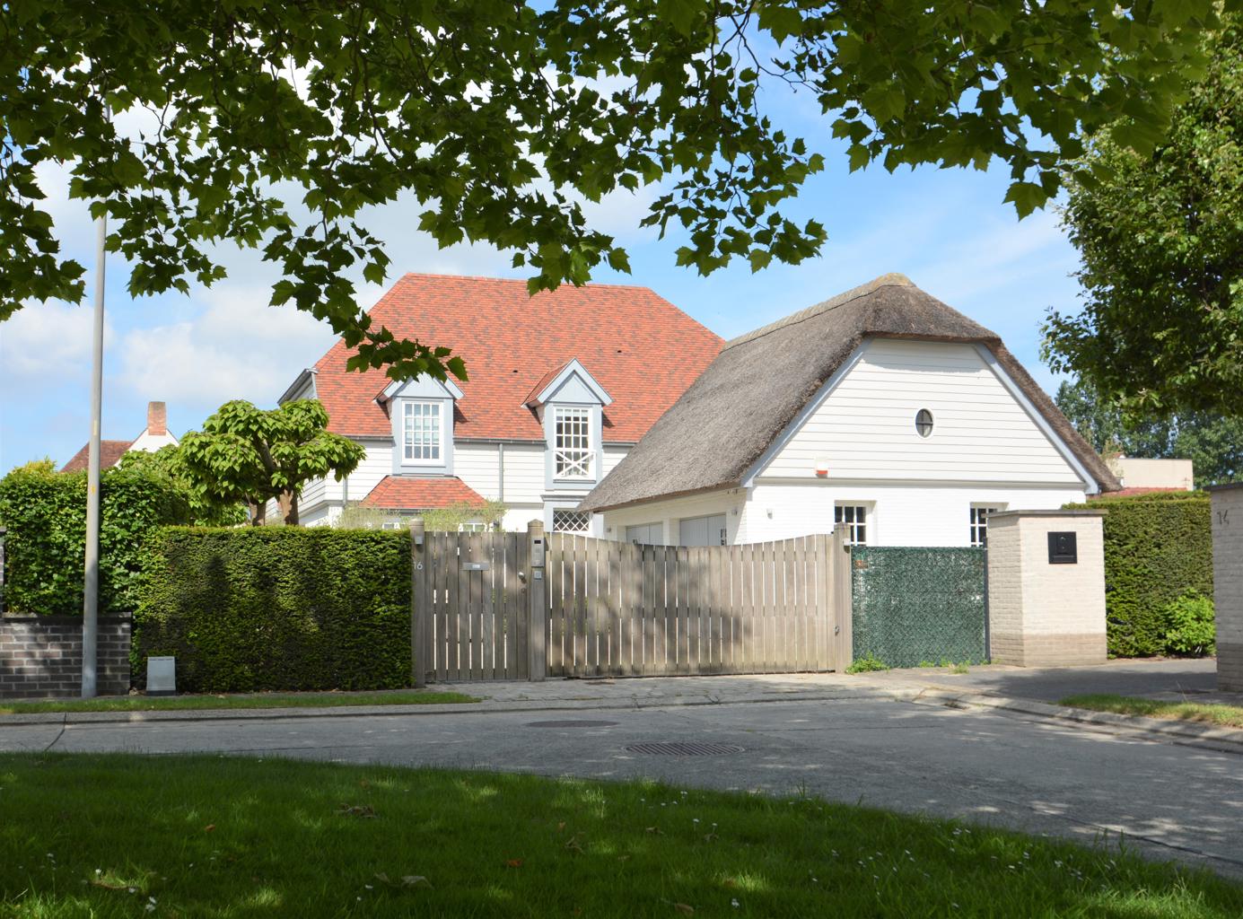 House for sale in Knokke with 5 bedrooms - photo 2