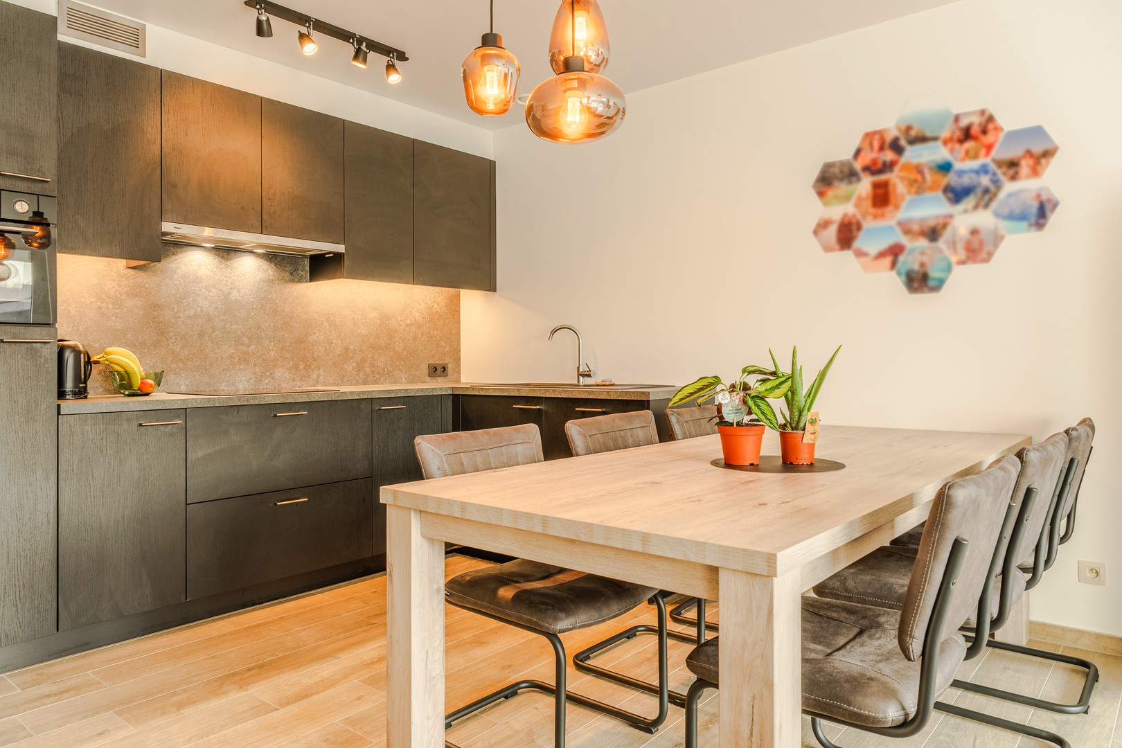 Gelijkvloers appartement met tuin en garagebox. - photo 4