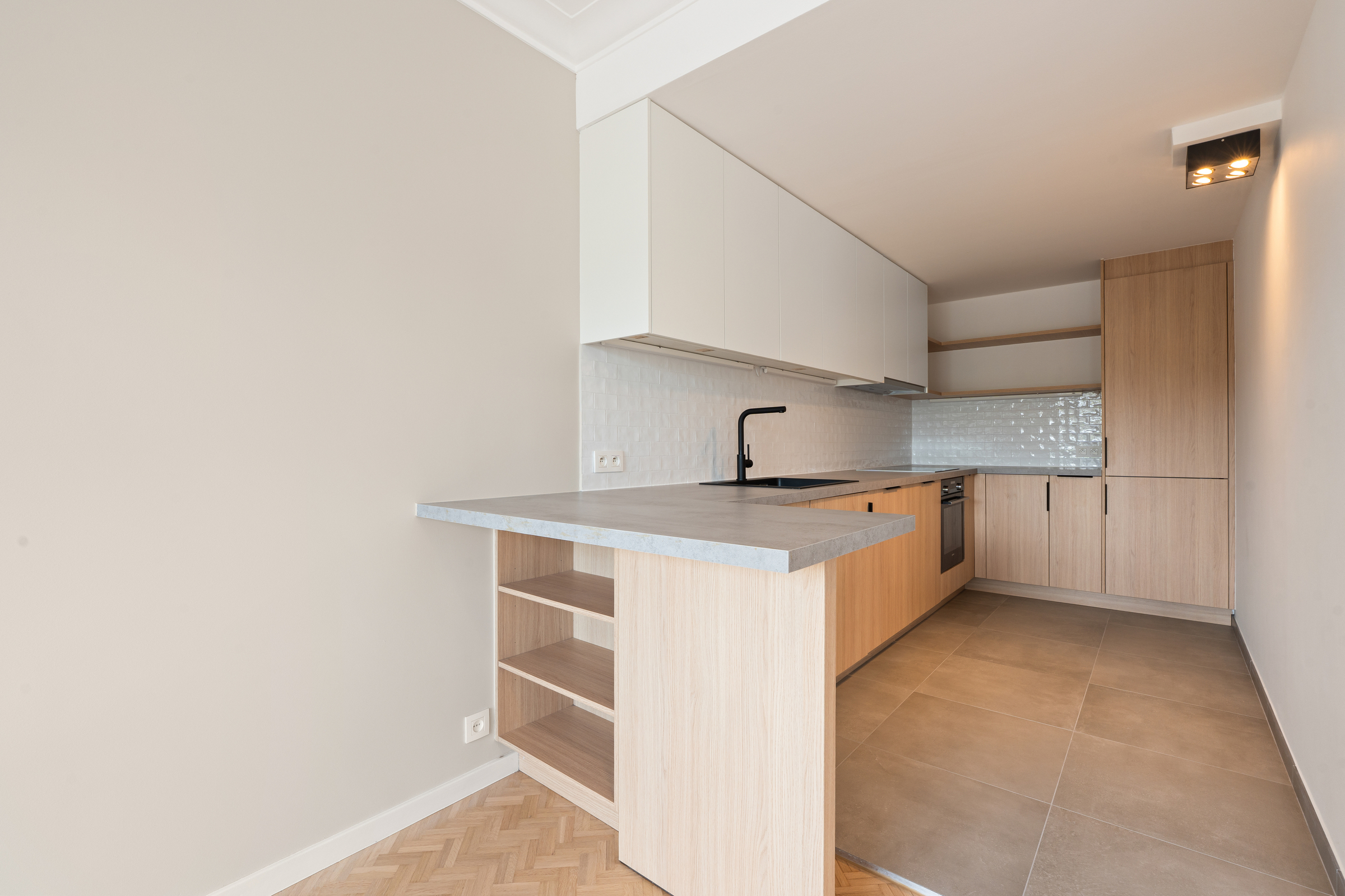 Gerenoveerd luxueus 2-slaapkamerappartement op toplocatie - foto 5