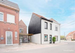 Op zoek naar een instapklare halfopen woning op een bijzonder rustige en aangename locatie in Beveren-Leie? Dan is dit precies wat je zoekt!Deze...