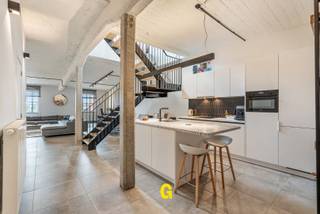 Dit stijlvolle luxueuze loftappartement met twee slaapkamers en een royale bewoonbare oppervlakte van 138 m² is gelegen in Nerem, in de gekende...