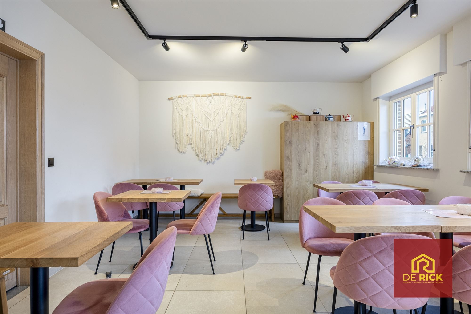 Veelzijdig handelshuis met atelier en ruim magazijn.  - foto 5