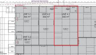 Bedrijfshal met een oppervlakte van 542 m² te huur!De hal is gelegen op de volledig gerenoveerde Flam site, in de Fabrieksstraat te Sint-Truiden, in...