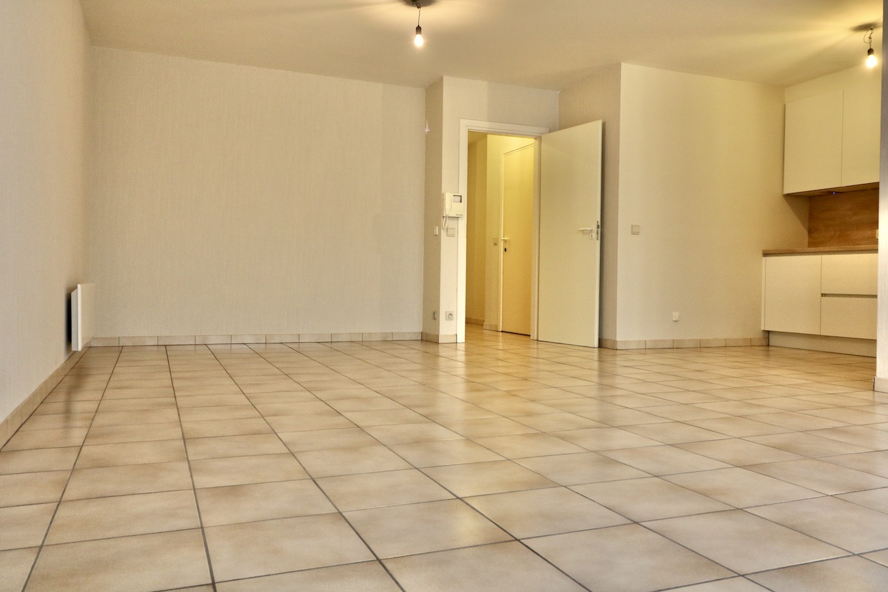 Centraal gelegen appartement met 2 slpk, terras voor 785 EUR/mnd - foto 2