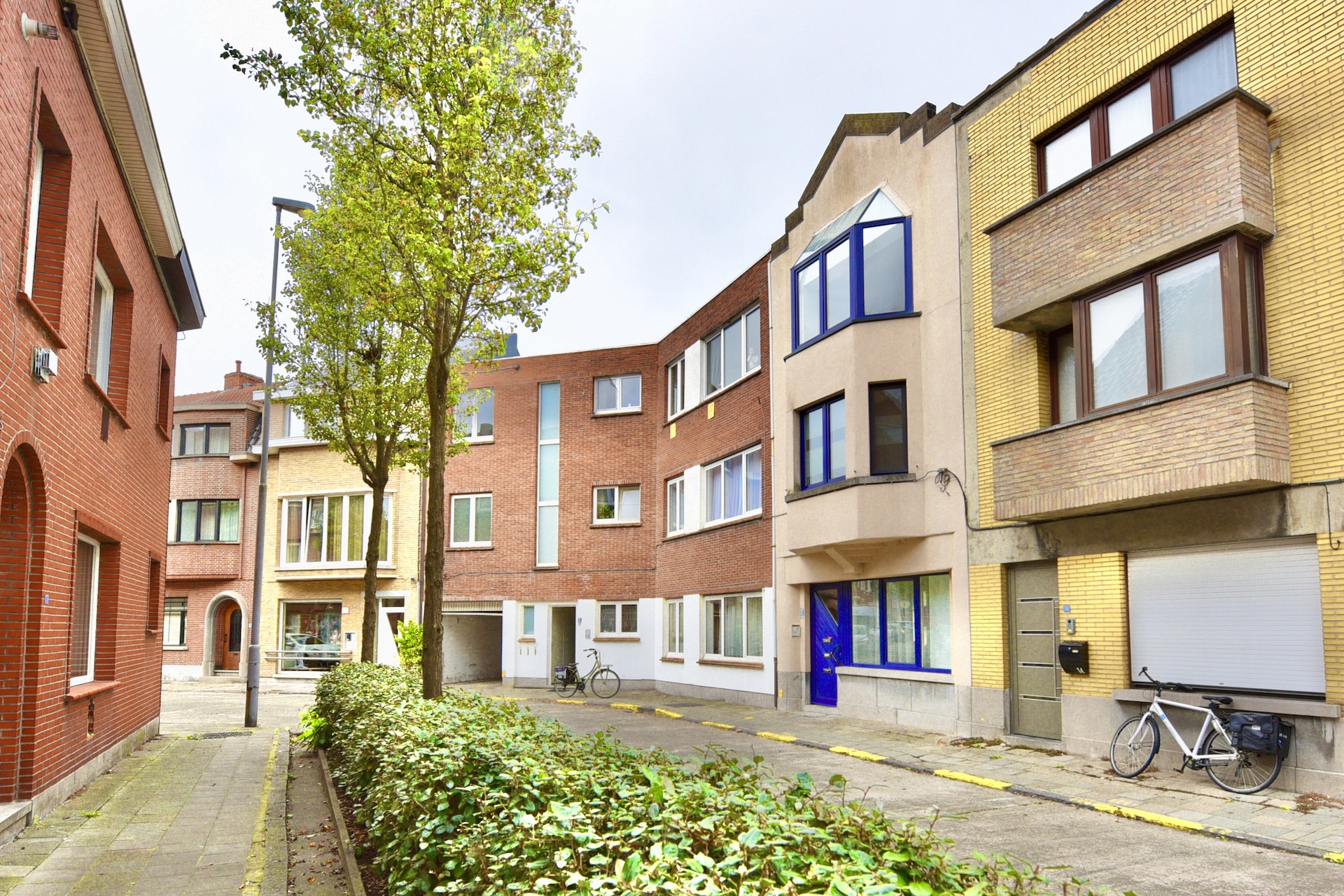 Prachtig gerenoveerd ruim app, centraal gelegen voor 169.000 EUR - foto 2