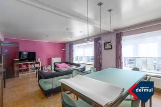 Ben je op zoek naar een ruime gezinswoning of een op te frissen appartement met grote opslagmogelijkheden? Dit pand combineert het beste van...