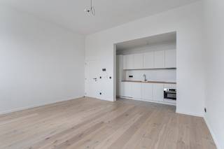 Dit appartement onderging een totaalrenovatie! Het bestaande gebouw werd teruggebracht tot op zijn ruwbouw en werd volledig afgewerkt met...