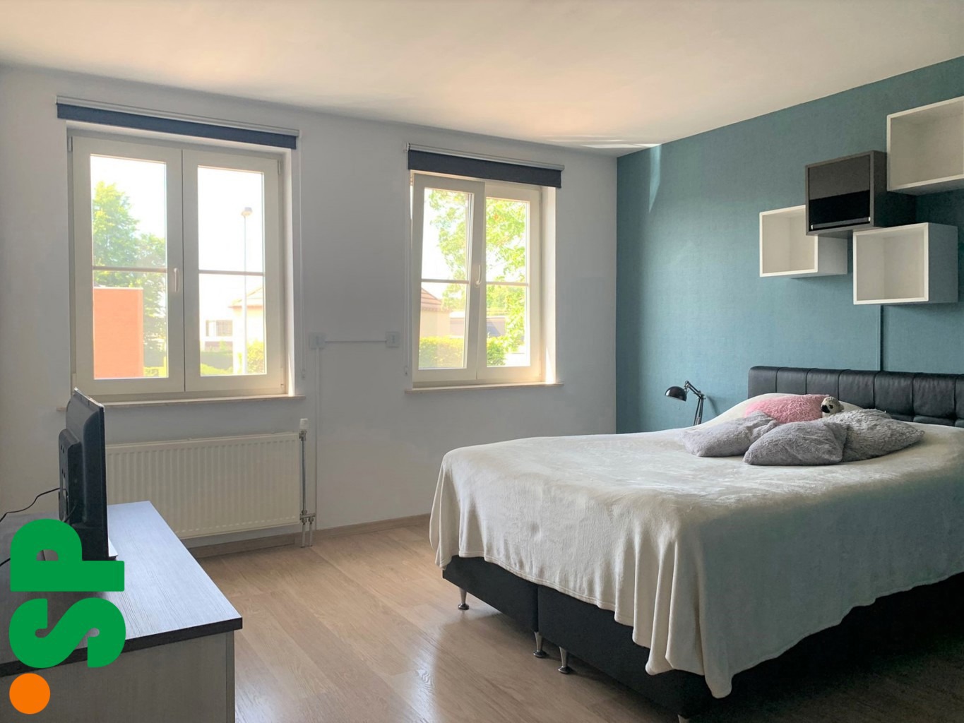 Ruim en modern appartement met terras en carport nabij het centrum van Mol. - foto 5