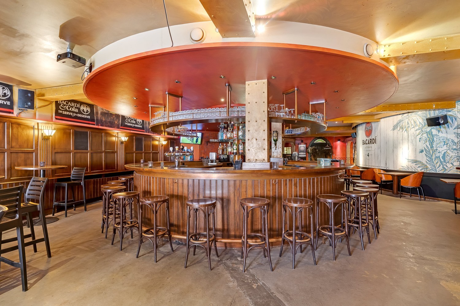 Handelspand met bovengelegen woonst pal in het centrum van Putte! - foto 5