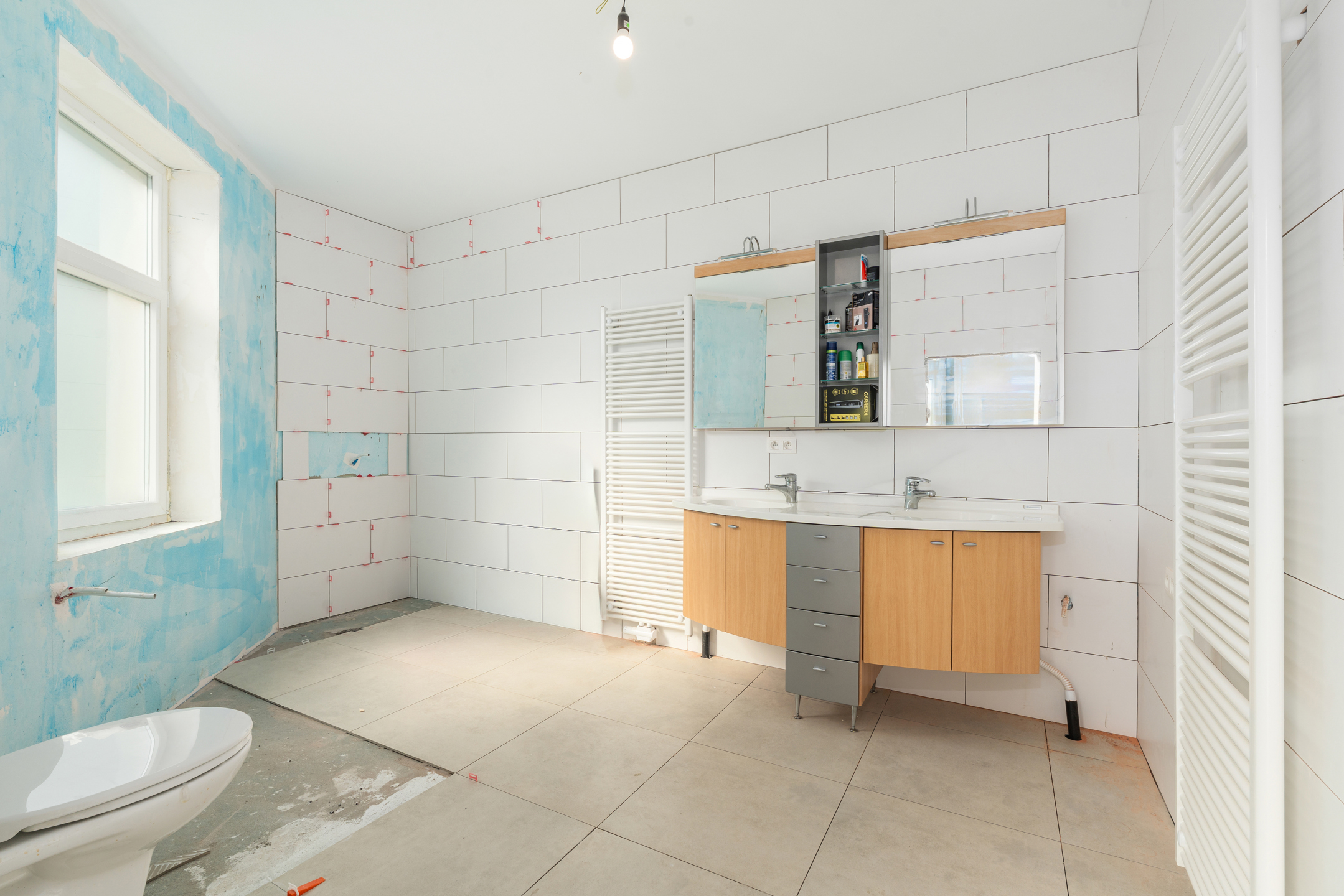 Grotendeels gerenoveerde woning met 4 slpk, garage en oprit - foto 5