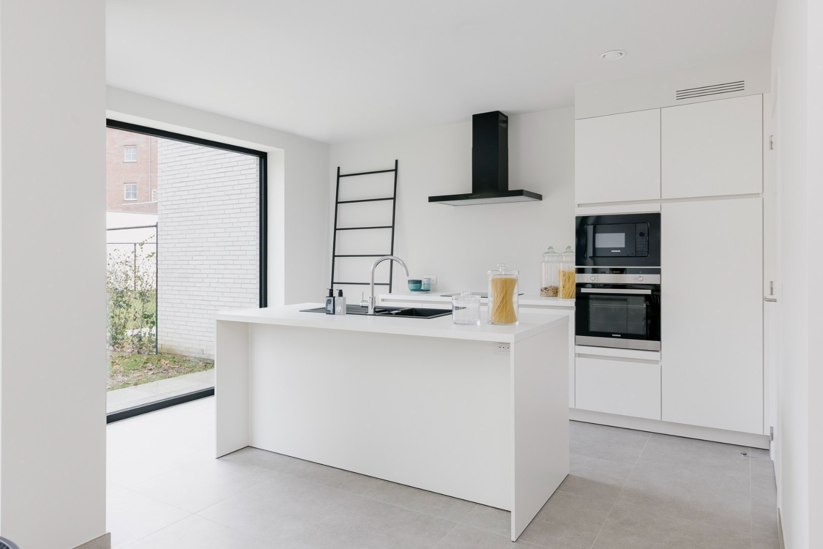 Instapklare woning in hartje Harelbeke, overal dichtbij - foto 4