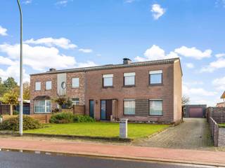 TE KOOP: CHARMANTE, RUSTIG GELEGEN WONING MET ZUIDOOST GERICHTE TUIN IN RETIEDeze deels op te frissen woning, gebouwd in 1974, combineert charme met...