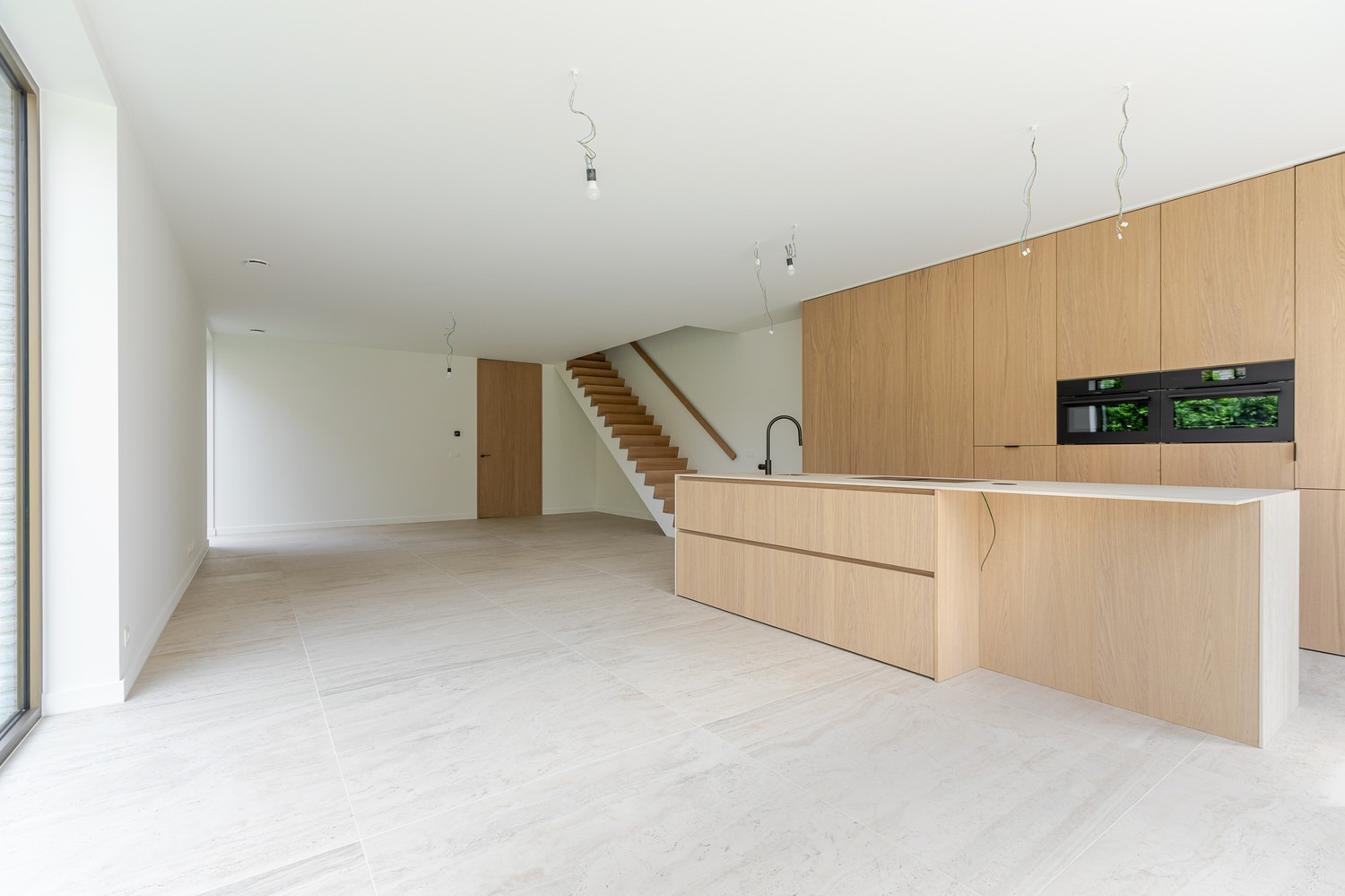 Ruime HOB  nieuwbouwwoning met 3 slaapkamers ,  luxueus afgewerkt . - foto 4