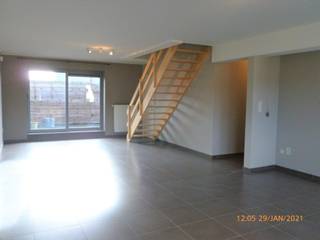 Te huur in de Liebroekstraat 63 te Halen, een ruim duplex-appartement van +/- 200m² op de eerste verdieping met inkomhal, woonkamer,...