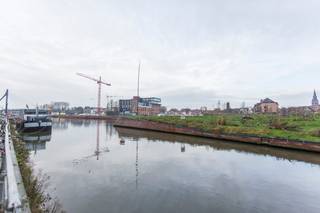 Heel gezellig en knus ingericht/gemeubeld appartementje in hartje Kortrijk :Inkomhal, leefruimte met keukenhoek, aparte slaapkamer, zuid gericht...