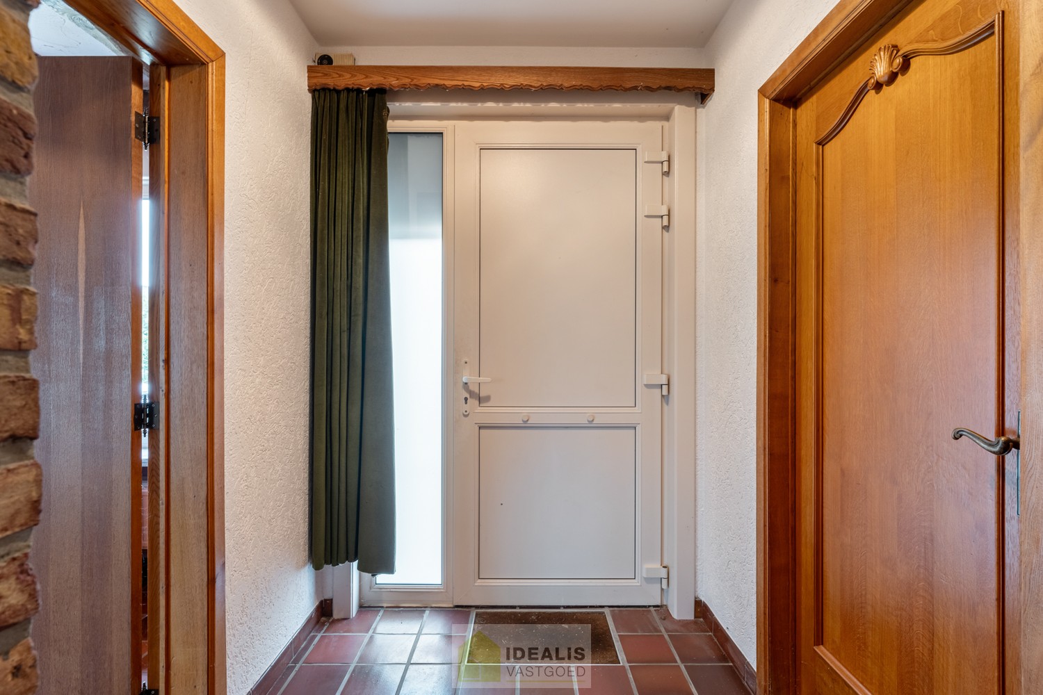 IDEALIS VASTGOED - EENGEZINSWONING MET 4 SLAAPKAMERS OP EEN AANGENAAM PERCEEL VAN 8A 71CA! - foto 5