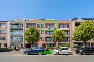 Dit perfect instapklare appartement bevindt zich op de derde verdieping van een verzorgde residentie en geniet van een centrale, doch rustige...