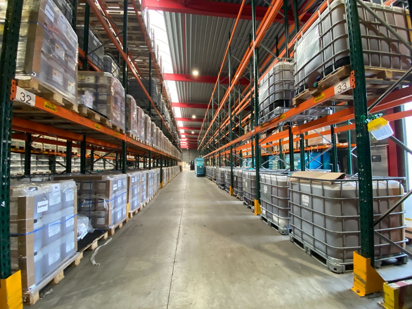 2.500 m² magazijn met laadkades in Roeselare - foto 5