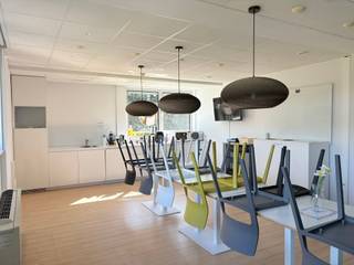 Te huur: professioneel kantoorgebouw gelegen aan de Villalaan 16, 9300 Aalst, in een rustige maar goed bereikbare buurt nabij het stadscentrum...