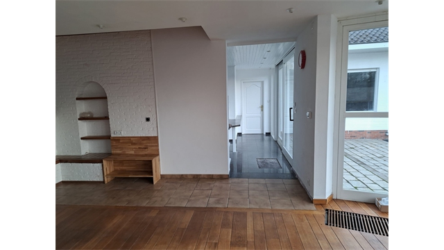 Een ruime woning met winkelruimte, achterliggende opslagruimte en tuin - foto 5